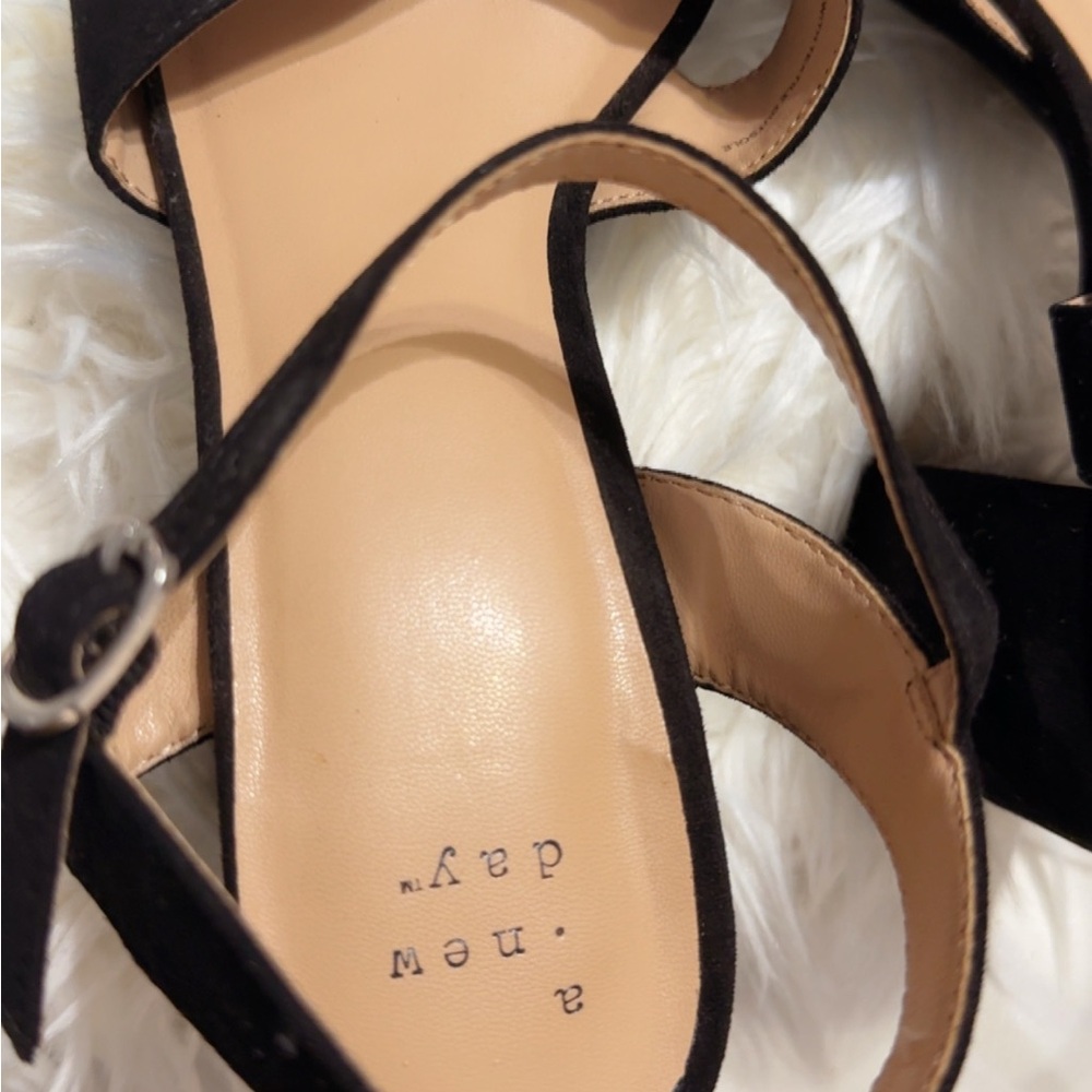 A New Day Black Slingback Heels with Elegant Design